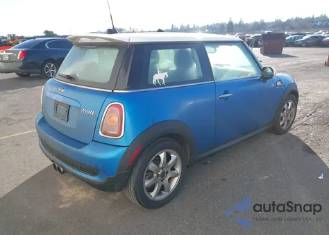 2010 Mini Cooper S из США, поврежденный, VIN WMWMF7C57ATZ73194